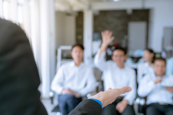 Max Weiss zeigt, wie Coaches ihr Angebot systematisch skalieren